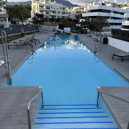 Sb311g - Modern & Well Connected 2 Bed *