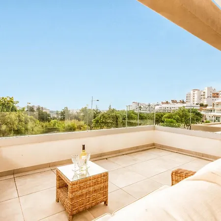 Sb311g - Modern & Well Connected 2 Bed Apartment