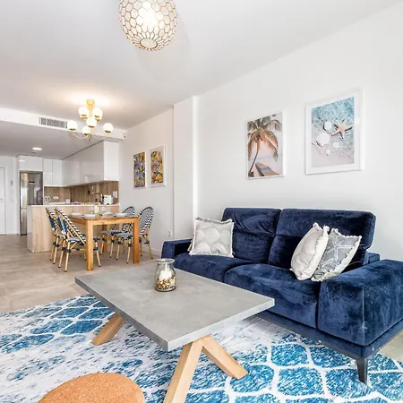 Sb311g - Modern & Well Connected 2 Bed Apartment
